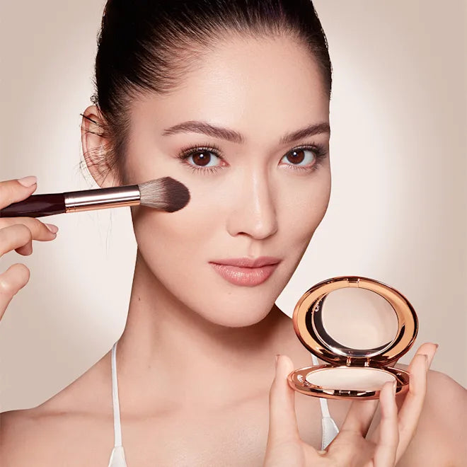 Charlotte Tilbury Complexion Perfecting Set - Airbrush Finish Flawless Finish Powder Fair 01 + Setting Spray 34ml