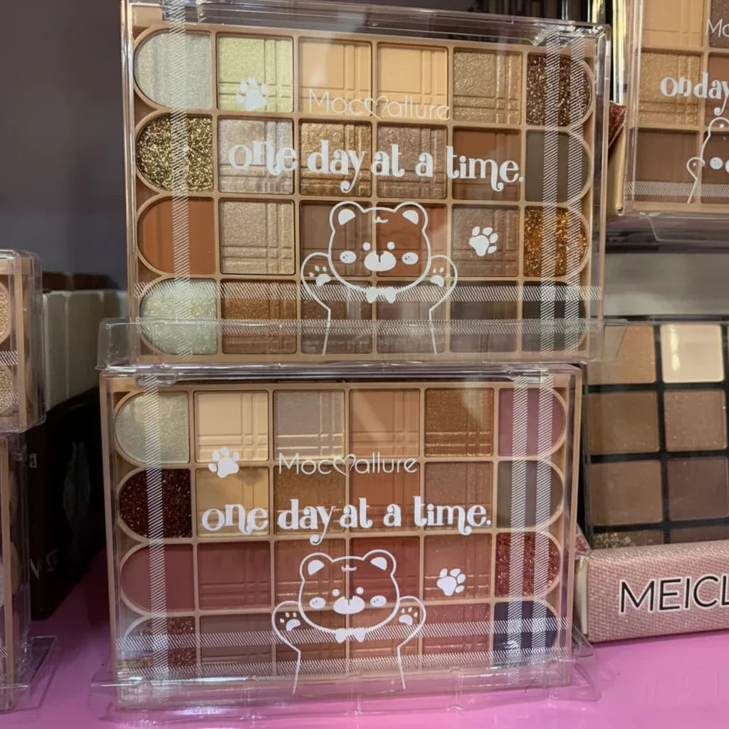 Mocallure One Day at a time Eyeshadow Palette - 24 Colors